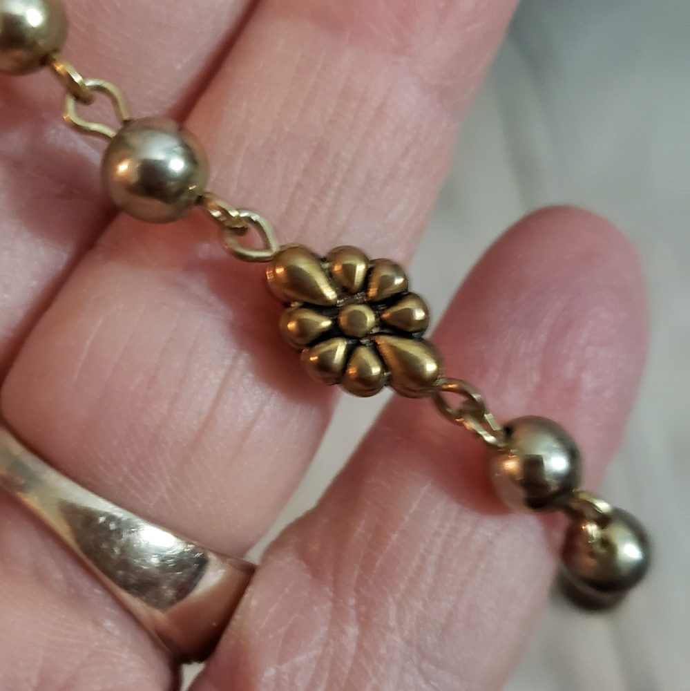 Chaps Daisy Beaded Chain Necklace - Picture 3 of 7